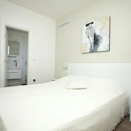 With Parking Space - 3393 Rovinj